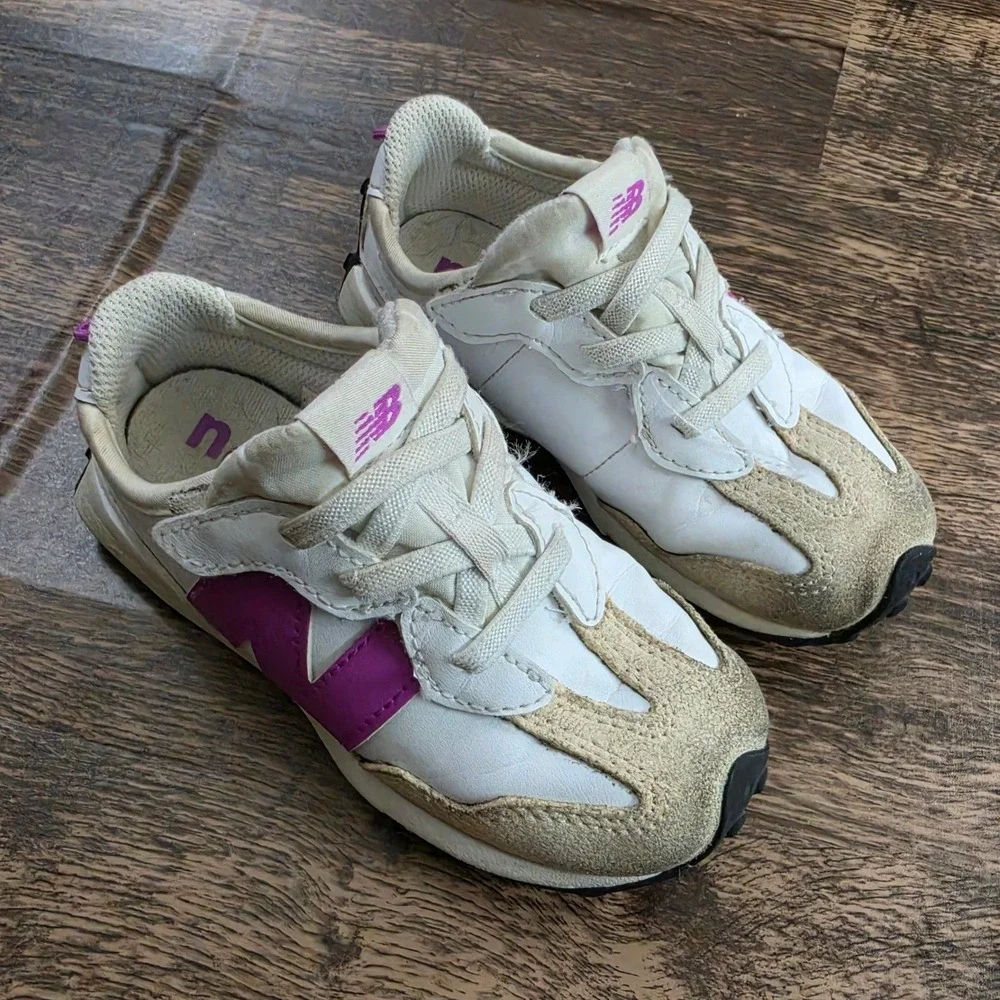 NEW BALANCE 327 Sneakers‎ Infant Size 9 White Purple Leather Suede NW327LC